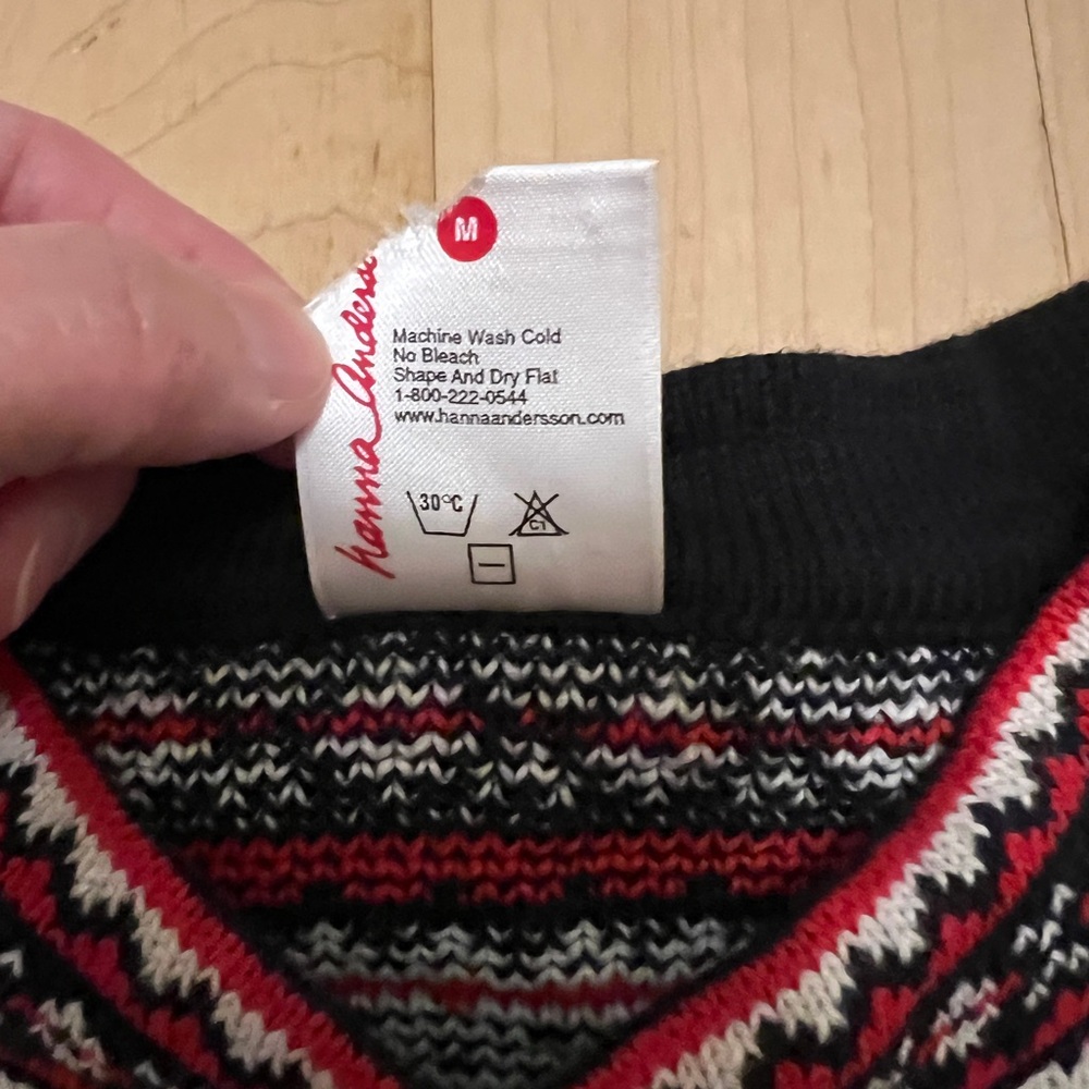 Hanna Andersson Black /White / Red Snowflake Patterned Sweater - Picture 4 of 5